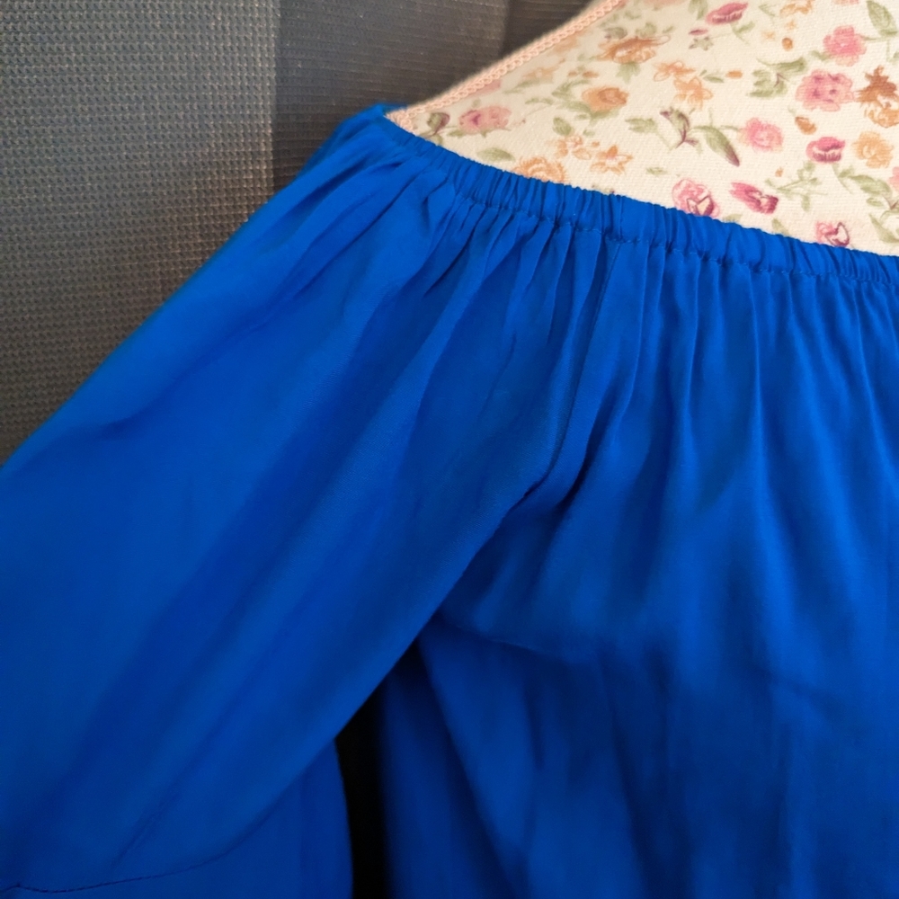 Beautiful Royal Blue Bell Sleeve Top - Small/Medium - Picture 4 of 4